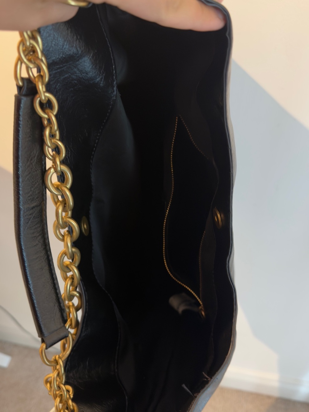 Zara Black Shoulder Bag with Gold Chain - Picture 6 of 6